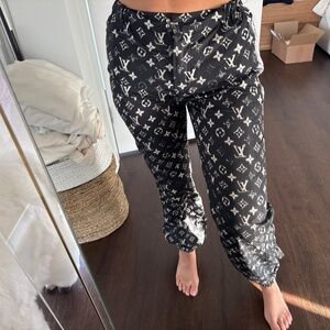 Louis Vuitton Pants